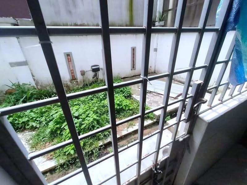 Semi-Detached House for Sale in Taman Kempas Utama (Tebrau) - Karl Lim - Garden - PropertyGuru.com.my