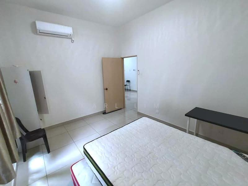 Semi-Detached House for Sale in Taman Kempas Utama (Tebrau) - Karl Lim - Bedroom - PropertyGuru.com.my