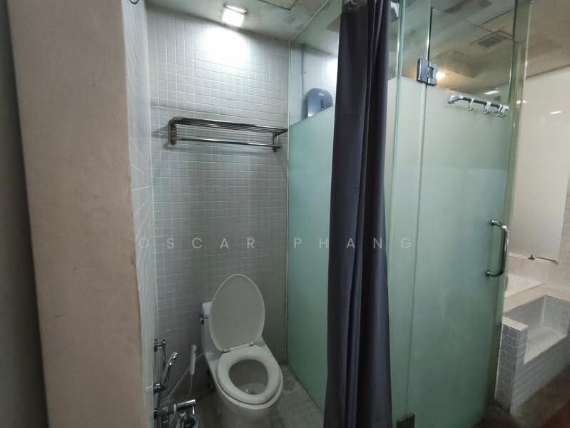 Condominium for Rent at 10 Semantan Suites - Oscar Phang - Bathroom - PropertyGuru.com.my