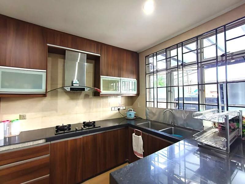 Semi-Detached House for Sale in Kelana Jaya (Petaling Jaya) - Kenix Lee - Kitchen - PropertyGuru.com.my