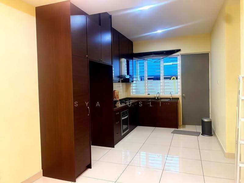 Rumah Teres 2-Tingkat untuk Disewa di Taman Tiara East (Semenyih) - Sya Rusli - Kitchen - PropertyGuru.com.my