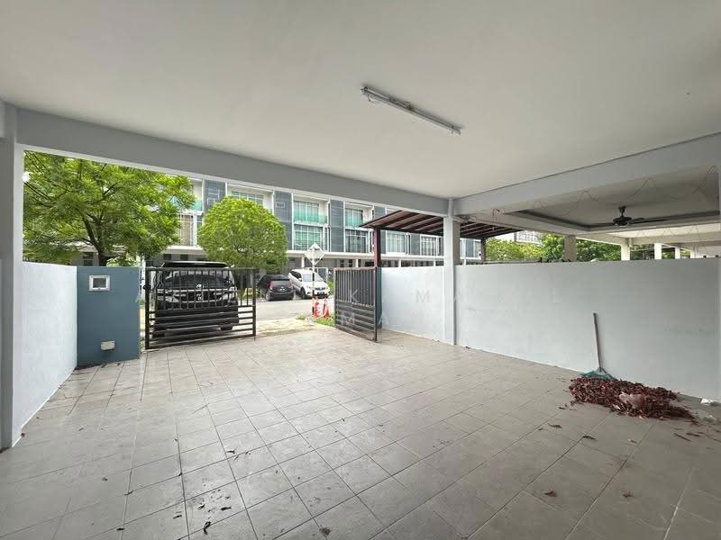 3-storey Terraced House for Sale in Kajang (Selangor) - Azizul Kamarul Zaman - Exterior - PropertyGuru.com.my