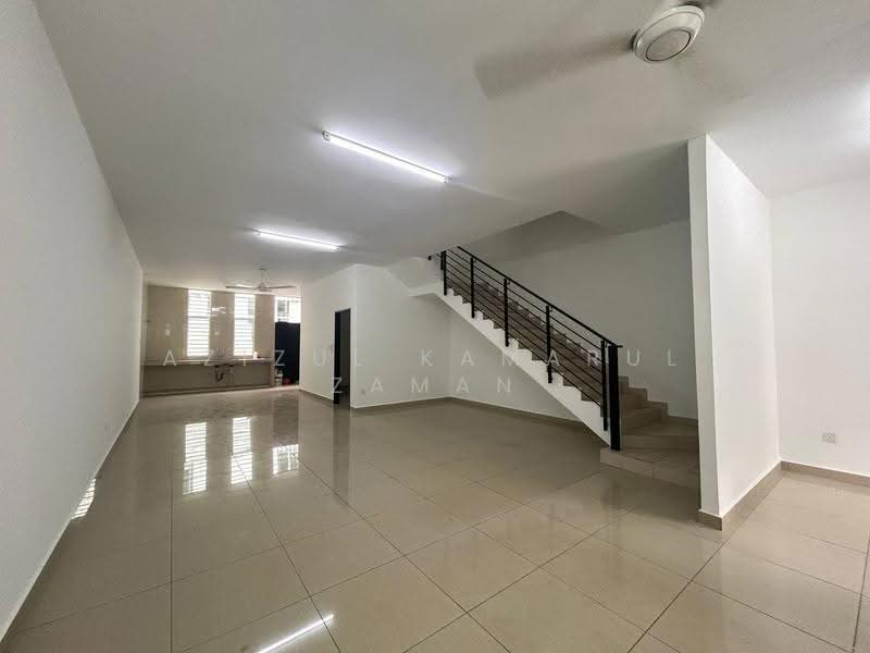 3-storey Terraced House for Sale in Kajang (Selangor) - Azizul Kamarul Zaman - Living Room - PropertyGuru.com.my