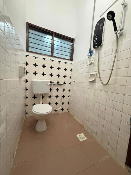 Rumah Teres 1-Tingkat untuk Dijual di Seksyen 2 Bandar Baru Bangi (Bandar Baru Bangi) - Firdaus Husin - Bathroom - PropertyGuru.com.my
