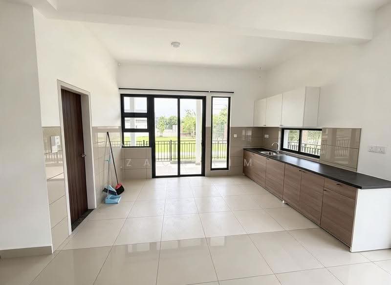Rumah Teres 2-Tingkat untuk Disewa di Elmina (Shah Alam) - Zack Lim - Kitchen - PropertyGuru.com.my
