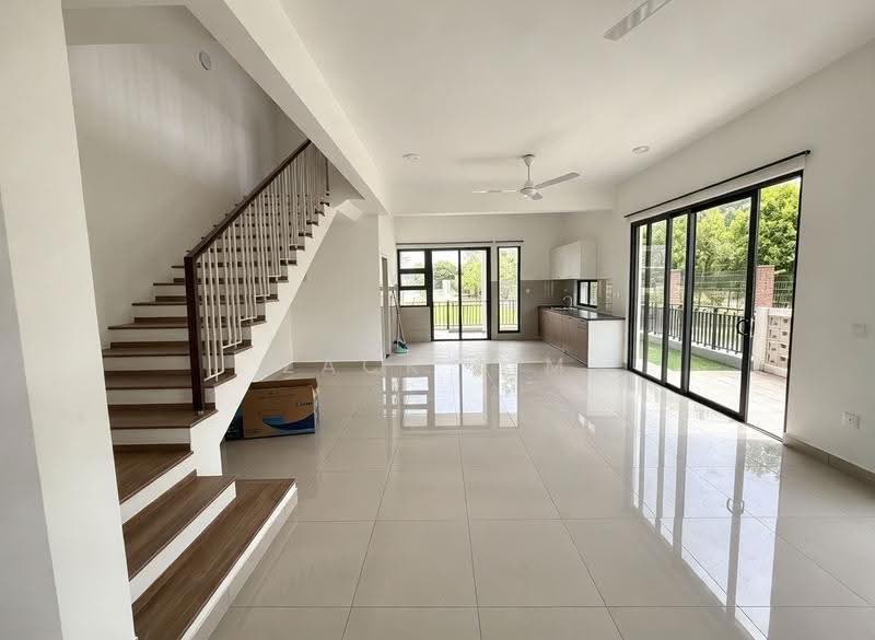 Rumah Teres 2-Tingkat untuk Disewa di Elmina (Shah Alam) - Zack Lim - Living Room - PropertyGuru.com.my
