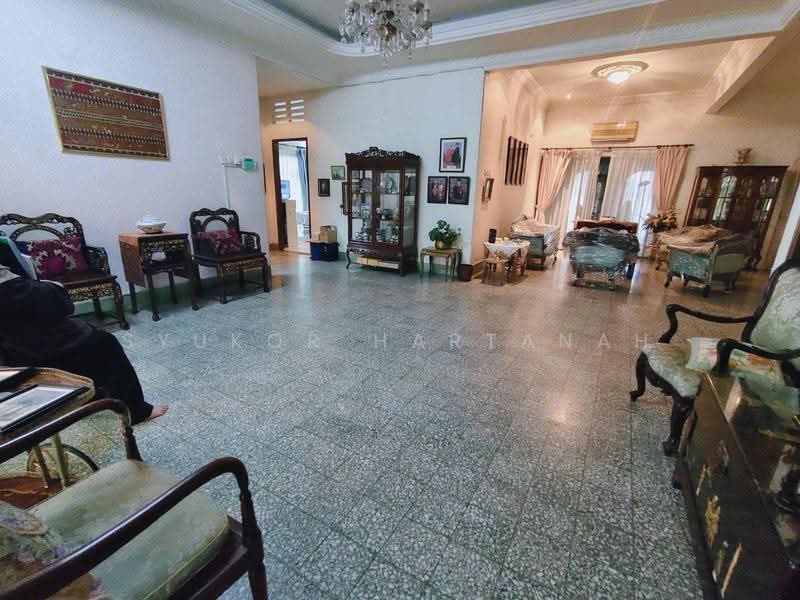 Bungalow House for Sale in Petaling Jaya (Selangor) - Syukor Hartanah - Living Room - PropertyGuru.com.my