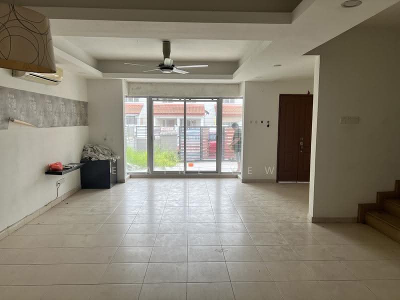 2-storey Terraced House for Sale in Taman Indah Gemilang 2 (Batu Caves) - Elaine Yew - Living Room - PropertyGuru.com.my