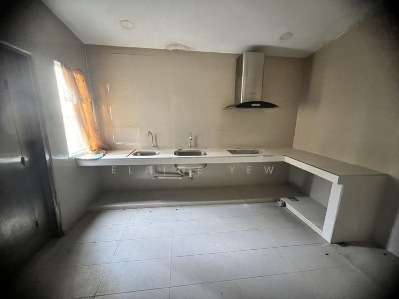 2-storey Terraced House for Sale in Taman Indah Gemilang 2 (Batu Caves) - Elaine Yew - Kitchen - PropertyGuru.com.my