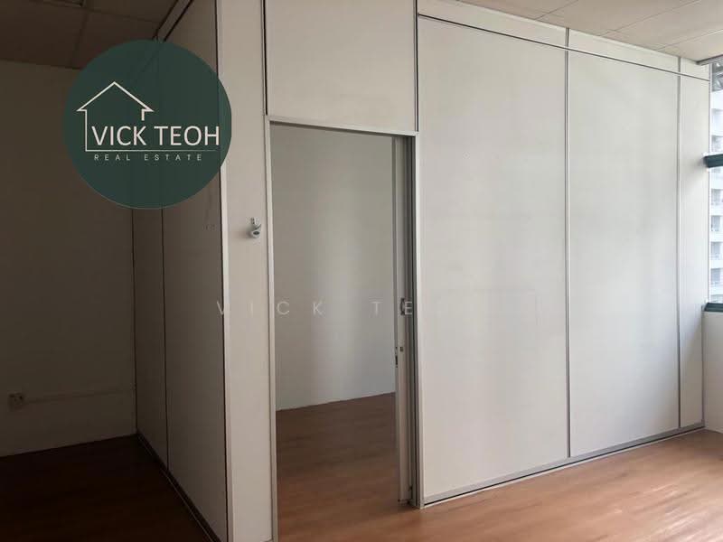Shop / Office for Sale in Bukit Combe (Jelutong) - Vick Teoh - PropertyGuru.com.my