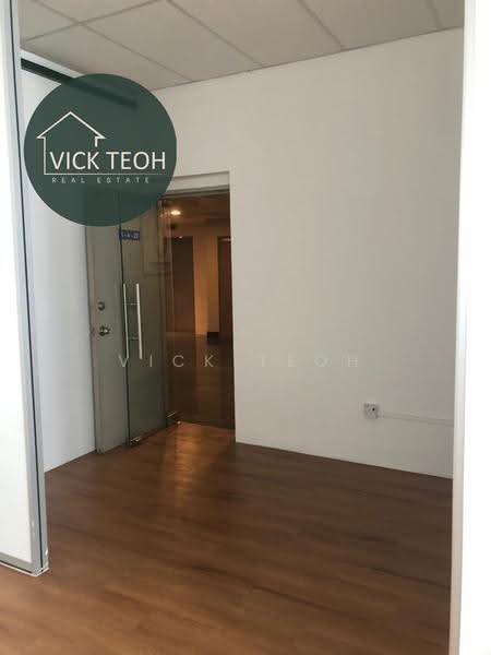 Shop / Office for Sale in Bukit Combe (Jelutong) - Vick Teoh - Entrance - PropertyGuru.com.my
