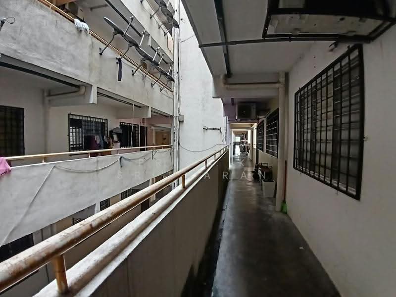 Rumah Flat untuk Dijual di Pangsapuri Aman - Priya K Sritharan - Corridor - PropertyGuru.com.my