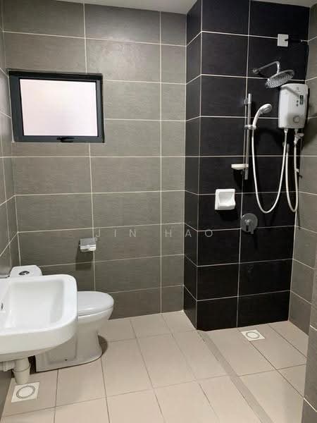 Kondominium untuk Dijual di The Henge - Jin Hao - Bathroom - PropertyGuru.com.my