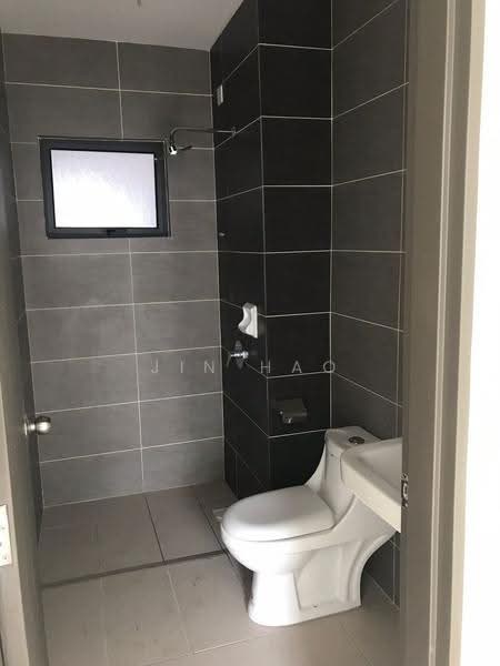 Kondominium untuk Dijual di The Henge - Jin Hao - Bathroom - PropertyGuru.com.my