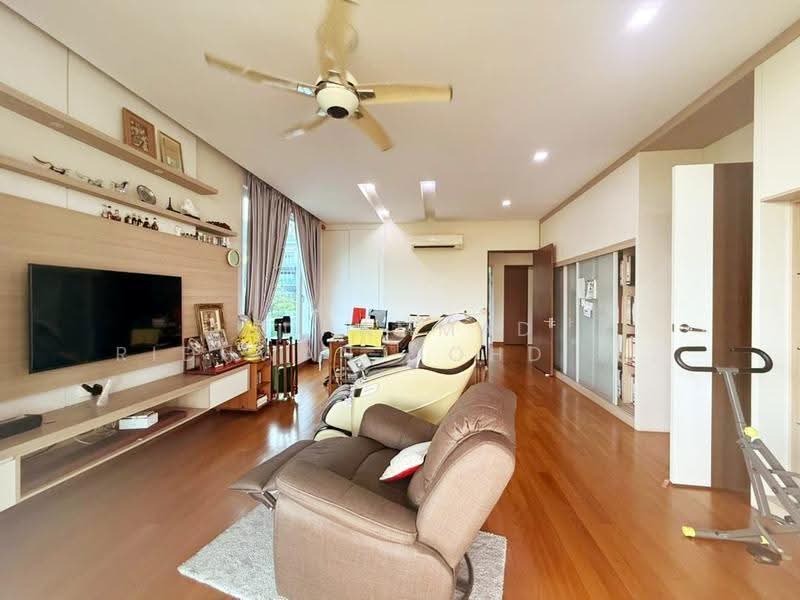 Bungalow House for Sale in Equine Business Park (Seri Kembangan) - Muhammad Ridhwan Mohd Huzairi - Living Room - PropertyGuru.com.my