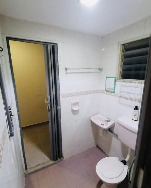 Rumah Teres 2-Tingkat untuk Dijual di TAMAN PUCHONG UTAMA (Puchong) - Michael Choong - Bathroom - PropertyGuru.com.my