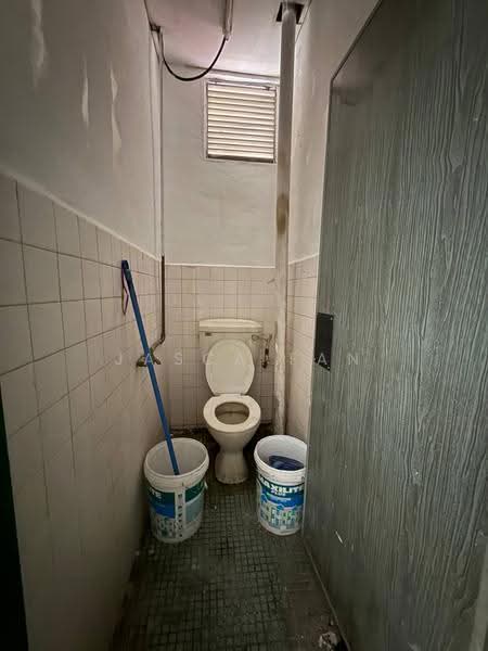 Terrace Factory for Rent in Saleng (Senai) - Jasca Fan - Bathroom - PropertyGuru.com.my