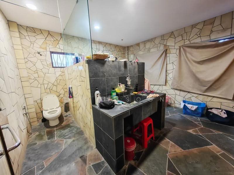 2-storey Terraced House for Sale in Sungai Long (Bandar Sungai Long) - Candy Soon - Bathroom - PropertyGuru.com.my