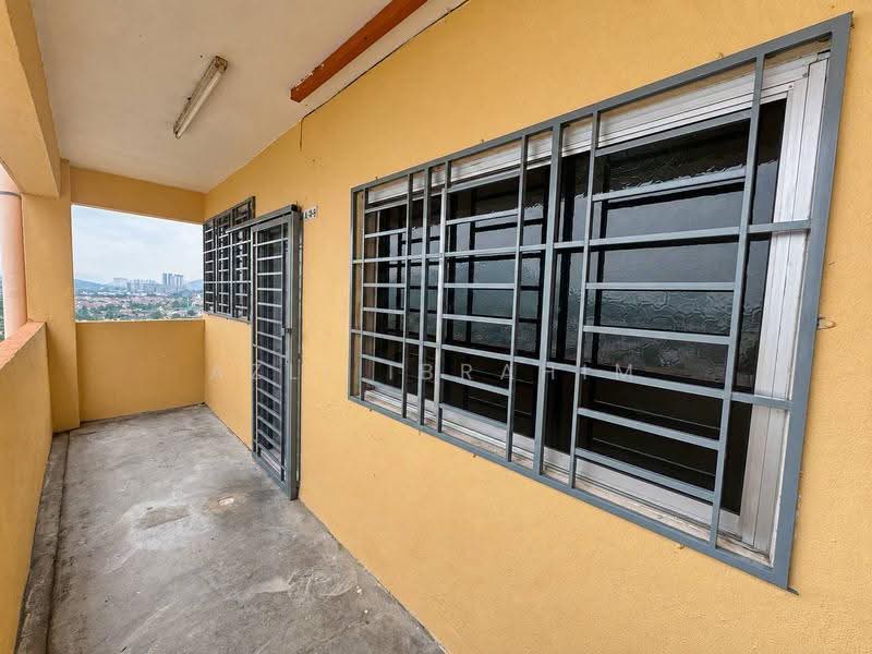 Pangsapuri untuk Dijual di Residensi Bistaria - Azli Ibrahim - Balcony - PropertyGuru.com.my
