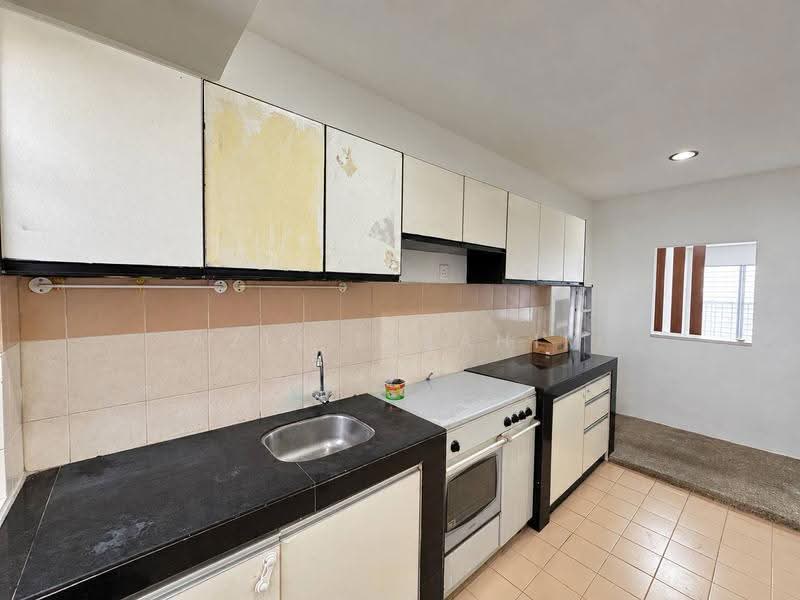 Pangsapuri untuk Dijual di Residensi Bistaria - Azli Ibrahim - Kitchen - PropertyGuru.com.my