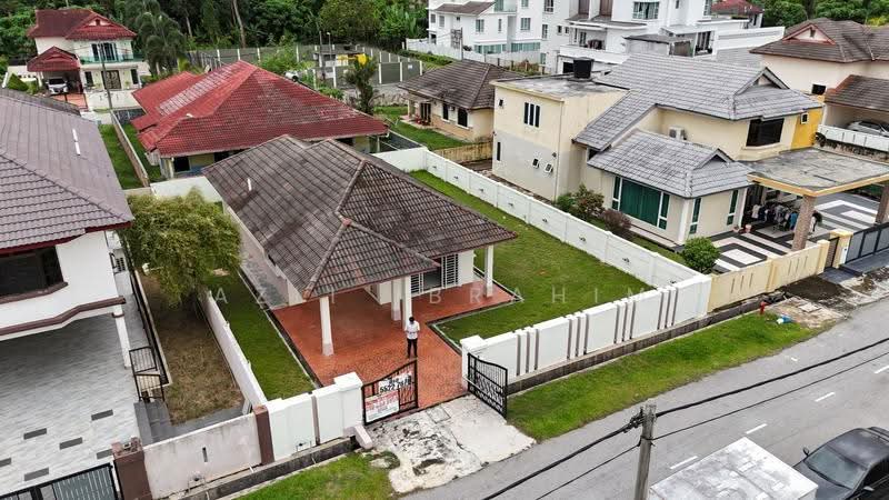 Bungalow House for Sale in Taman Hulu Langat Jaya (Hulu Langat) - Azli Ibrahim - Exterior - PropertyGuru.com.my