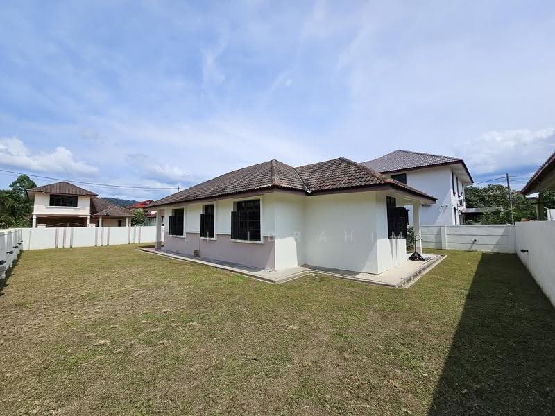 Bungalow House for Sale in Taman Hulu Langat Jaya (Hulu Langat) - Azli Ibrahim - Exterior - PropertyGuru.com.my