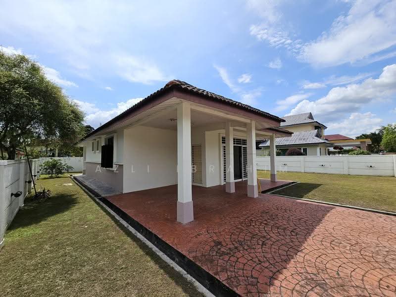 Bungalow House for Sale in Taman Hulu Langat Jaya (Hulu Langat) - Azli Ibrahim - Exterior - PropertyGuru.com.my