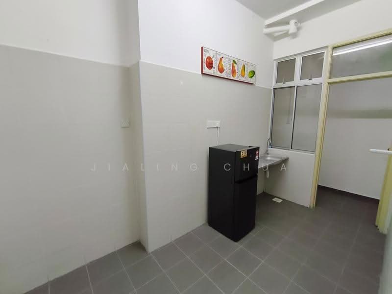 Apartment for Rent at Seri Molek Perdana - Jialing Chua - Kitchen - PropertyGuru.com.my
