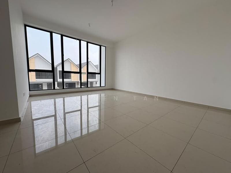Rumah Teres untuk Dijual di Taman Desa Tebrau (Tebrau) - Vivien Tan - Living Room - PropertyGuru.com.my