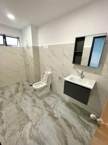 Rumah Teres 2-Tingkat untuk Dijual di Bandar Mahkota Cheras (Cheras) - Azli Ibrahim - Bathroom - PropertyGuru.com.my