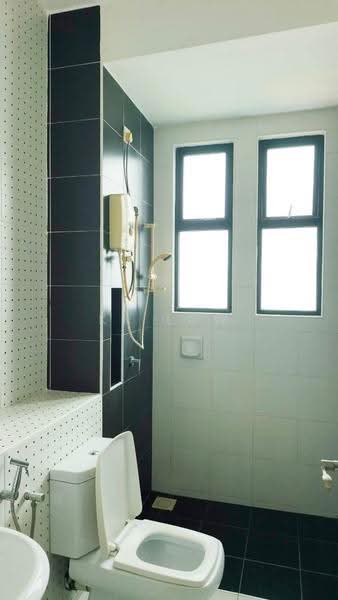 Kediaman Servis untuk Disewa di The Sky Executive Suites - KK Low - Bathroom - PropertyGuru.com.my