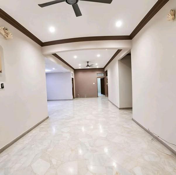 Rumah Berkembar untuk Dijual di Klang (Selangor) - Janie Lee - Living Room - PropertyGuru.com.my