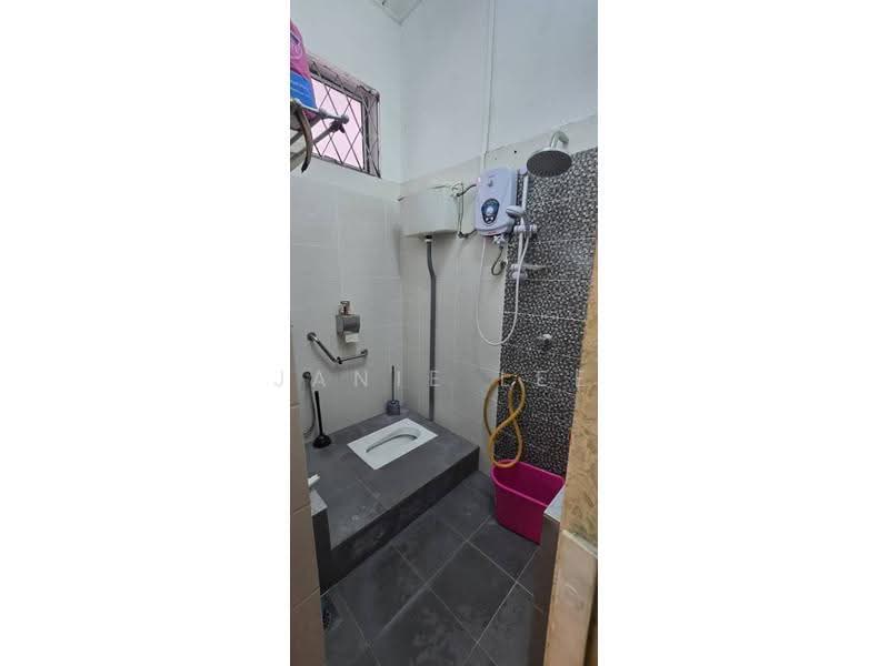 Rumah Berkembar untuk Dijual di Klang (Selangor) - Janie Lee - Bathroom - PropertyGuru.com.my