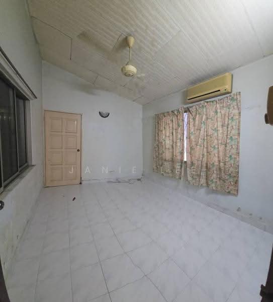 Rumah Berkembar untuk Dijual di Klang (Selangor) - Janie Lee - Bedroom - PropertyGuru.com.my