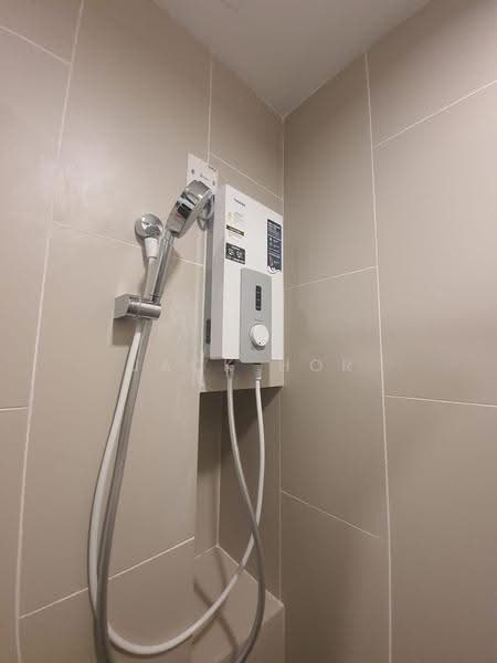 Service Residence for Sale at UNA Serviced Apartment - Jack Hor - Bathroom - PropertyGuru.com.my