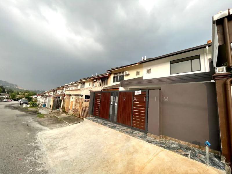 Rumah Teres 2-Tingkat untuk Dijual di Bandar Mahkota Cheras (Cheras) - Azli Ibrahim - Exterior - PropertyGuru.com.my