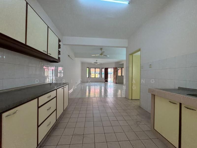 Terraced House for Sale in Bandar Utama (Selangor) - Derrick Cheang Keat Xiung - Kitchen - PropertyGuru.com.my
