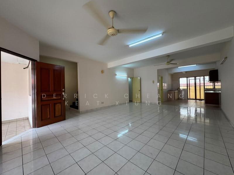 Terraced House for Sale in Bandar Utama (Selangor) - Derrick Cheang Keat Xiung - Living Room - PropertyGuru.com.my