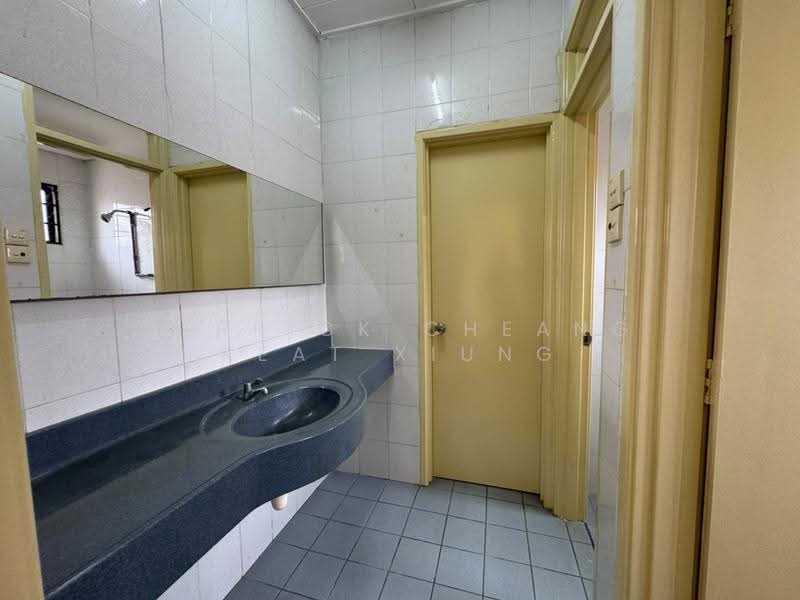 Terraced House for Sale in Bandar Utama (Selangor) - Derrick Cheang Keat Xiung - Bathroom - PropertyGuru.com.my