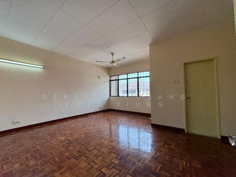 Terraced House for Sale in Bandar Utama (Selangor) - Derrick Cheang Keat Xiung - Living Room - PropertyGuru.com.my
