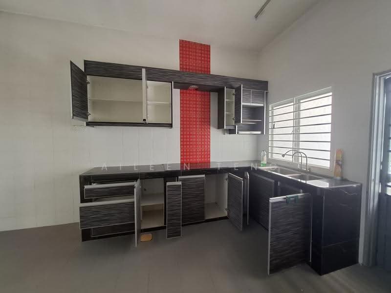 Rumah Berkembar untuk Disewa di Bandar Saujana Putra (Tanjong Duabelas) - Aileen Teng - Kitchen - PropertyGuru.com.my