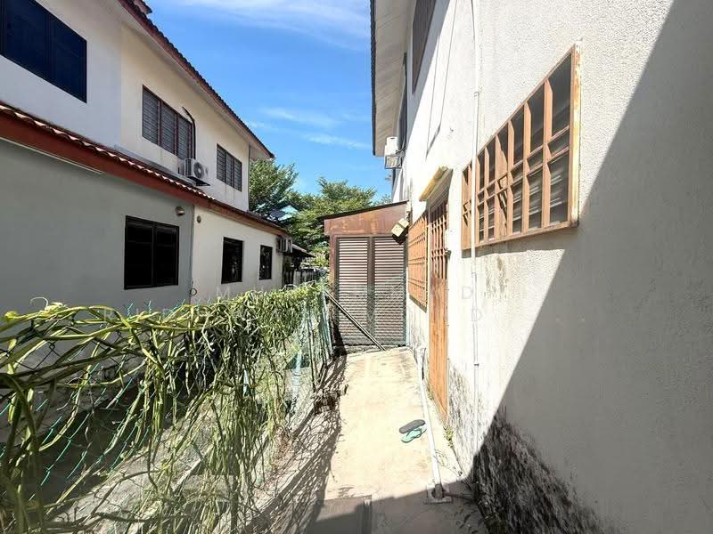 Rumah Teres 2-Tingkat untuk Dijual di Bandar Nusaputra (Puchong) - Muhammad Ridhwan Mohd Huzairi - Exterior - PropertyGuru.com.my