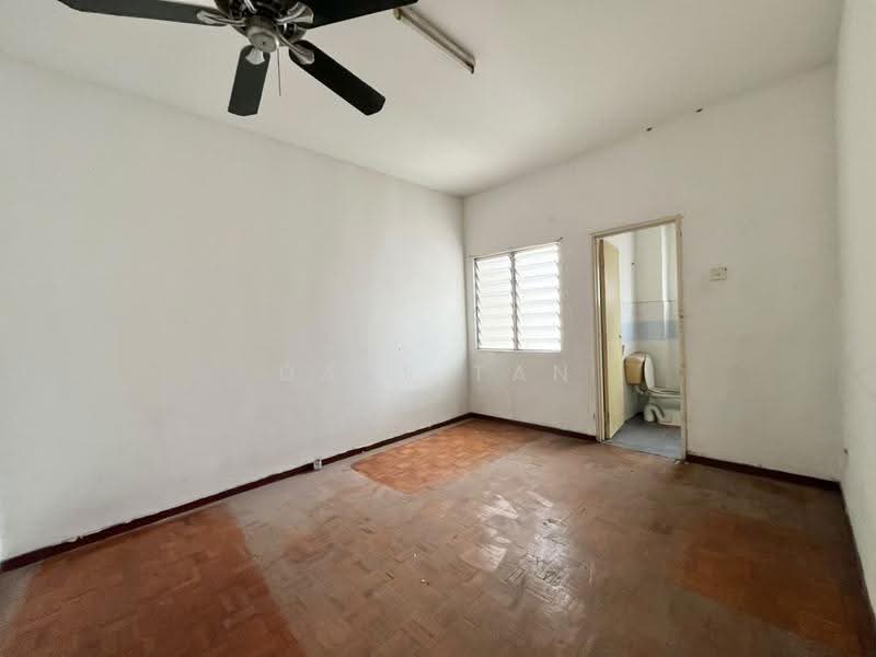 Rumah Teres 2-Tingkat untuk Dijual di Saujana Damansara (Damansara Damai) - Dave Tan - Bathroom - PropertyGuru.com.my