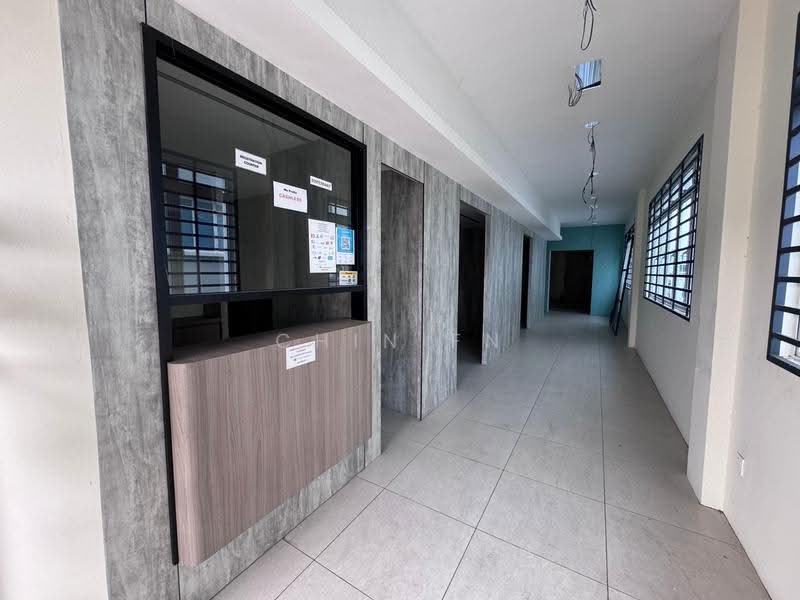 Kedai untuk Dijual di Taman Bukit Rambai Putra (Bukit Rambai) - CHIN FN - Corridor - PropertyGuru.com.my