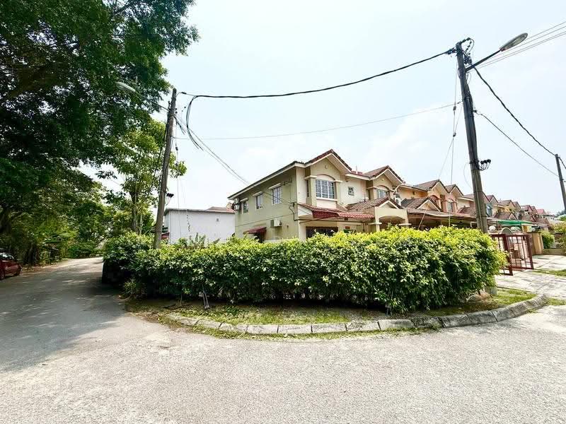 2-storey Terraced House for Sale in Taman Putra Prima (Puchong) - Azli Ibrahim - Exterior - PropertyGuru.com.my