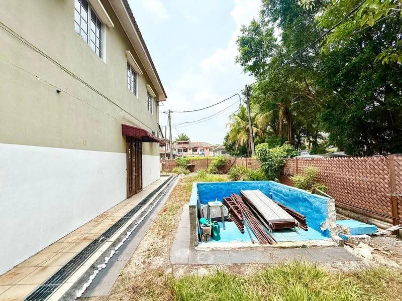 2-storey Terraced House for Sale in Taman Putra Prima (Puchong) - Azli Ibrahim - Exterior - PropertyGuru.com.my