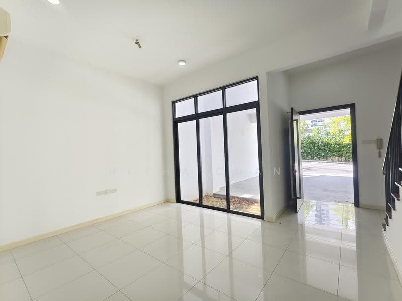 3-storey Terraced House for Rent in Taman Melawati (Ulu Kelang) - Hetha Chan - Living Room - PropertyGuru.com.my
