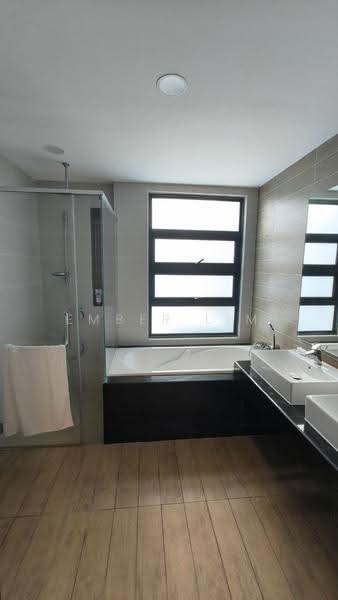 Rumah Teres untuk Disewa di Iskandar Puteri (Nusajaya) (Johor) - Ember Lim - Bathroom - PropertyGuru.com.my