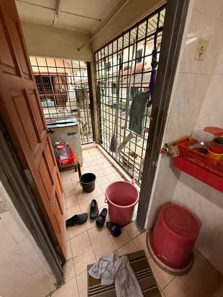 Rumah Teres untuk Dijual di Bandar Country Homes (Rawang) - Dave Tan - Balcony - PropertyGuru.com.my
