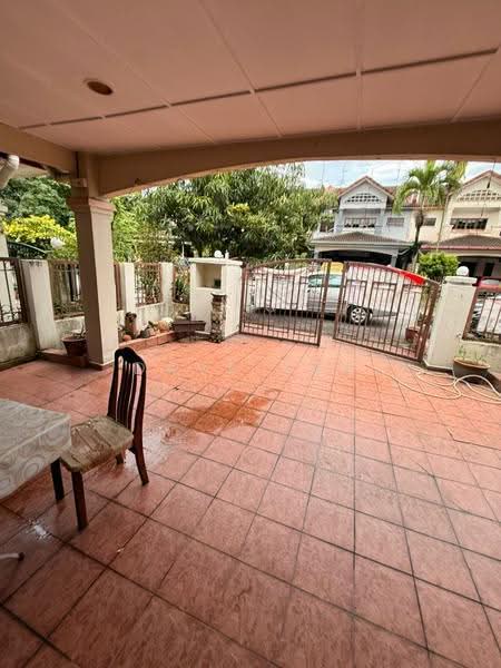 Rumah Teres untuk Dijual di Bandar Country Homes (Rawang) - Dave Tan - Exterior - PropertyGuru.com.my